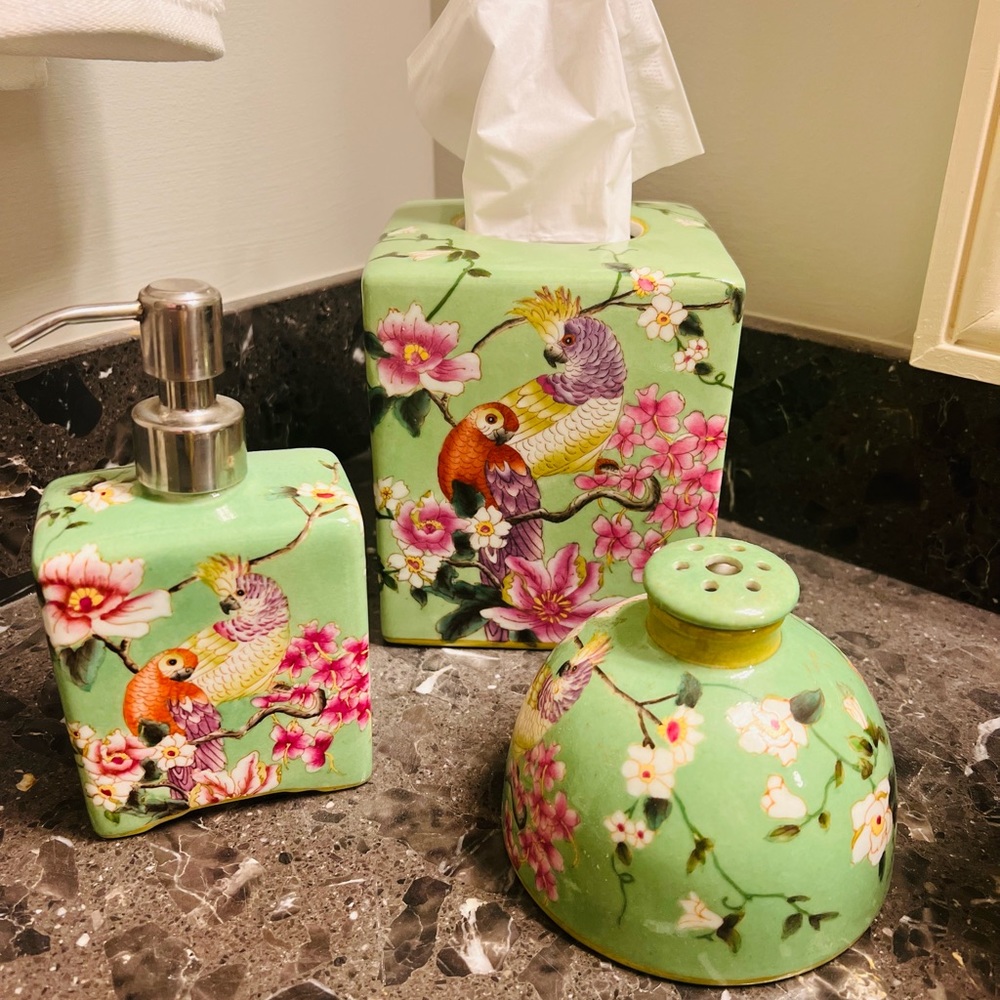 Hand-painted Chinese Porcelain Bathroom Accessories.